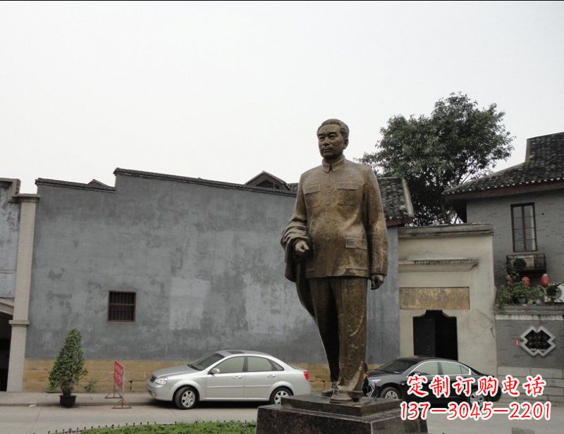 兰州周恩来广场伟人铜雕