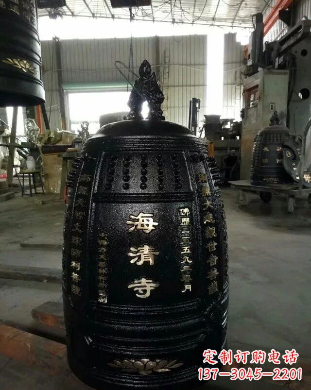 兰州宗教庙宇铸铜钟